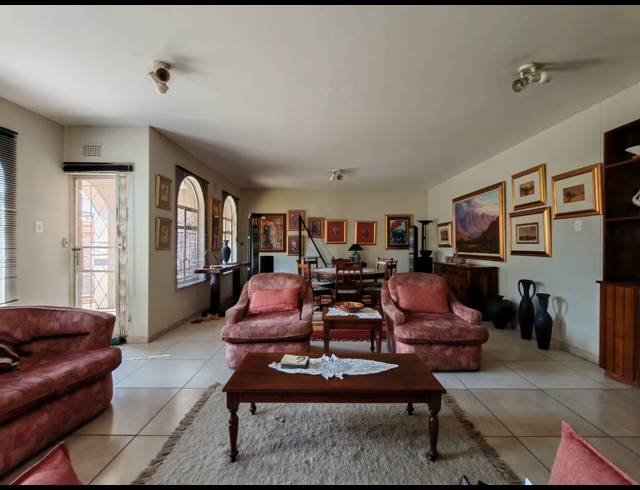 3 BEDROOM TOWNHOUSE FOR SALE IN THREE RIVERS PROPER